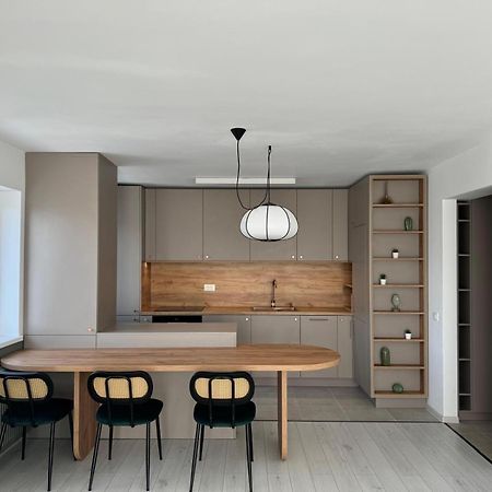 Urban Oasis Lägenhet Braşov Exteriör bild